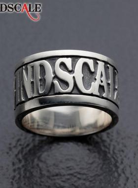 假面骑士W 左翔太郎同款 宽面字母开口戒指ins原创设计