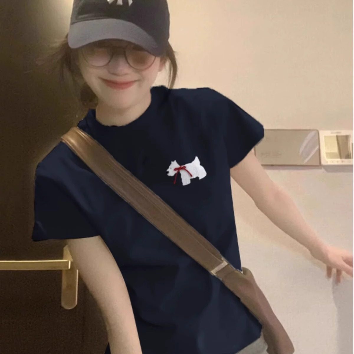 藏蓝色圆领短袖t恤女夏季新款韩系小众设计感小个子辣妹百搭上衣图片