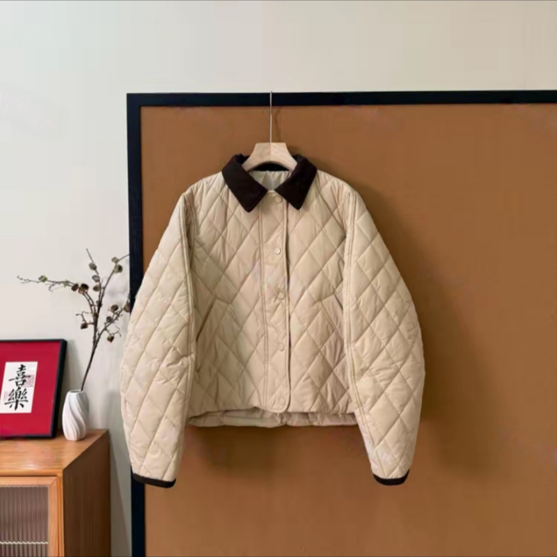 灯芯绒翻领拼接菱形格绗线棉服