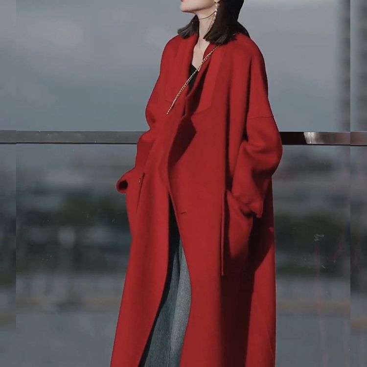 今年流行漂亮气质高级感港风复古洋气红色长款风衣外套女2025秋款