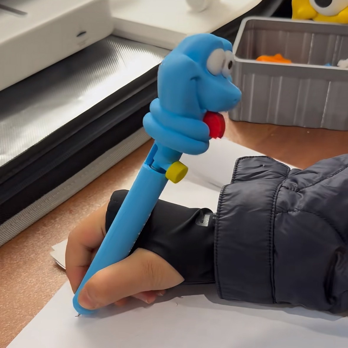 盖瑞一条蛇解毒笔笔筒挂件3D打印