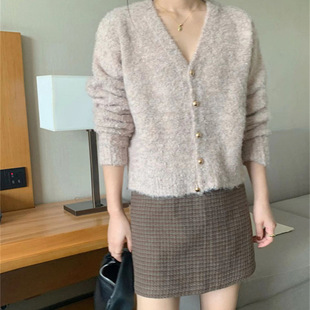 毛衣外套女宽松气质V领别致小金扣针织开衫 韩系温柔软糯长袖 上衣