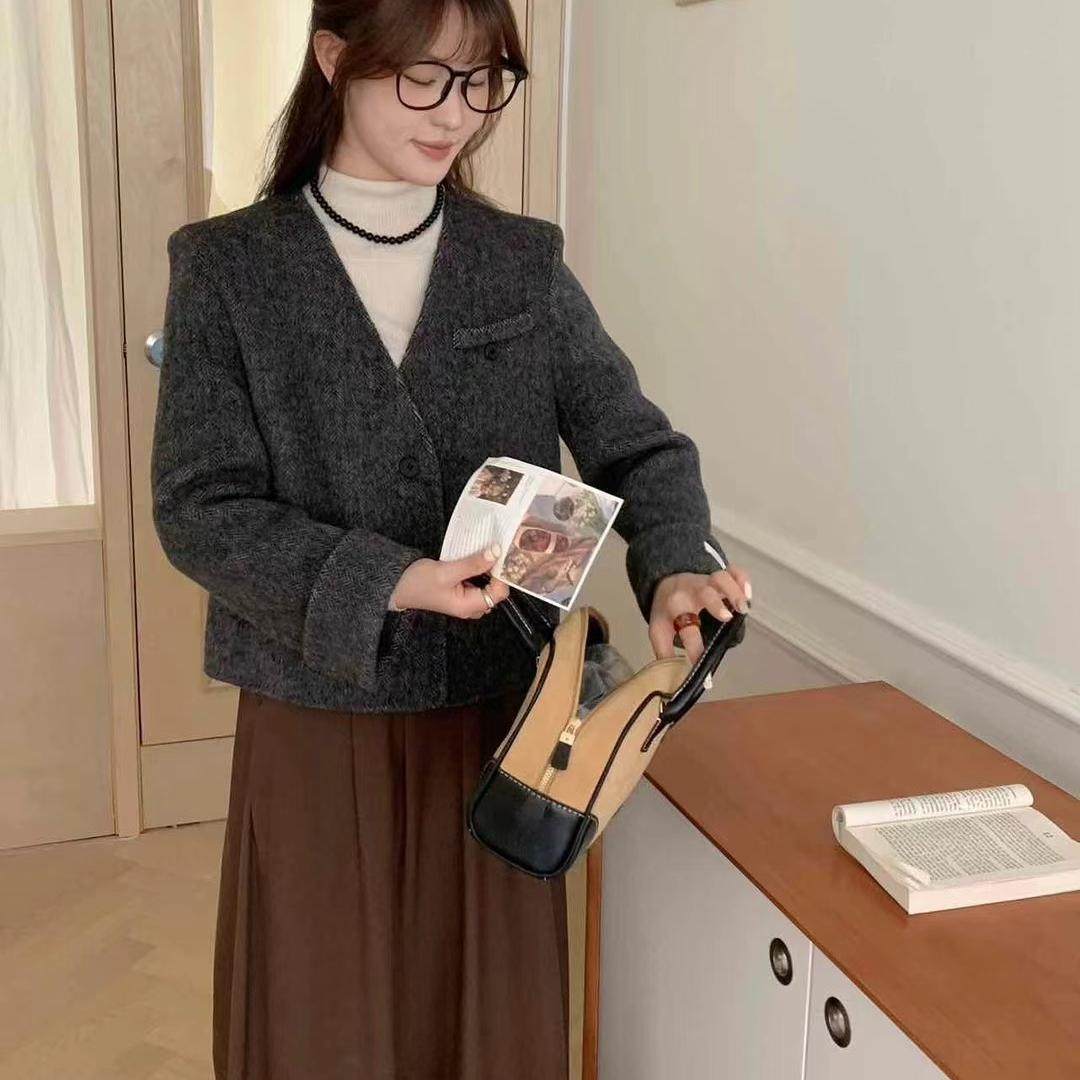 初秋新款韩系羊毛尼外套短款小香风双面羊绒大衣女气质西服V领口