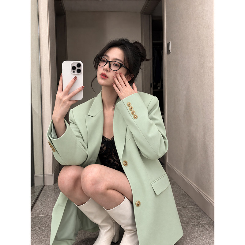 绿色西装外套女春秋2026新款小个子高级感韩系短款正肩休闲西服