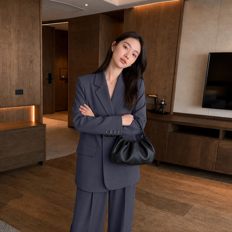 深灰色小西装外套女春秋2026新款小个子高级感两件套休闲西服套装