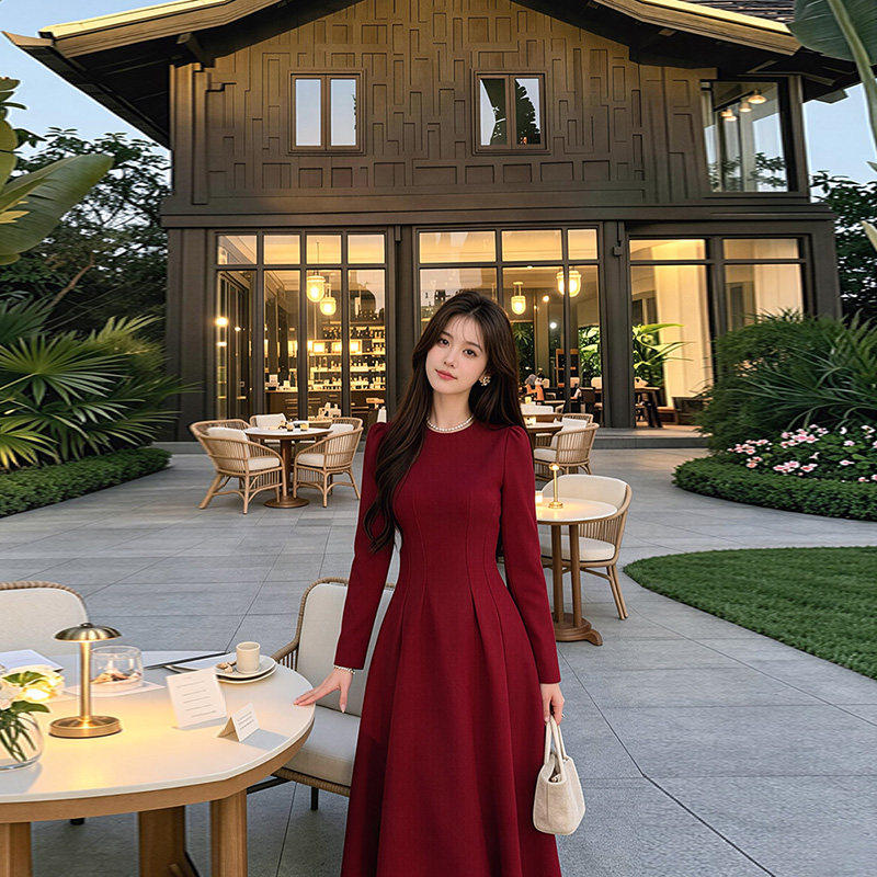 红色长裙连衣裙子女早春秋季法式气质收腰显瘦订婚礼服敬酒服红裙