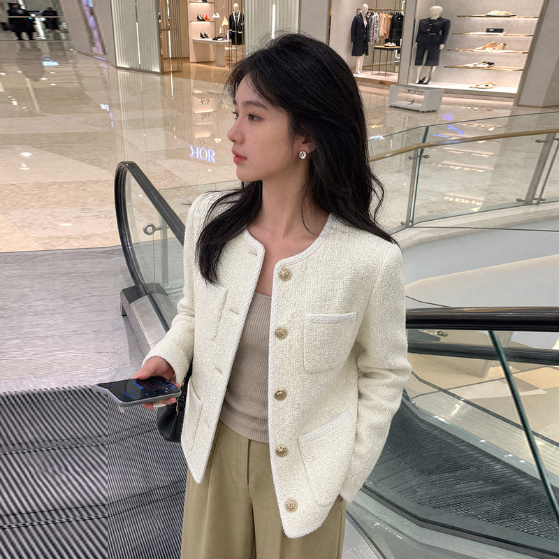 白色小香风套装羽绒外套女秋冬高级感小个子法式加厚羊毛短款上衣