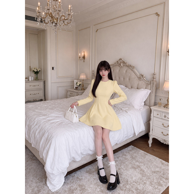黄色长袖连衣裙子女春秋法式高级感小个子气质礼服裙气质收腰短裙