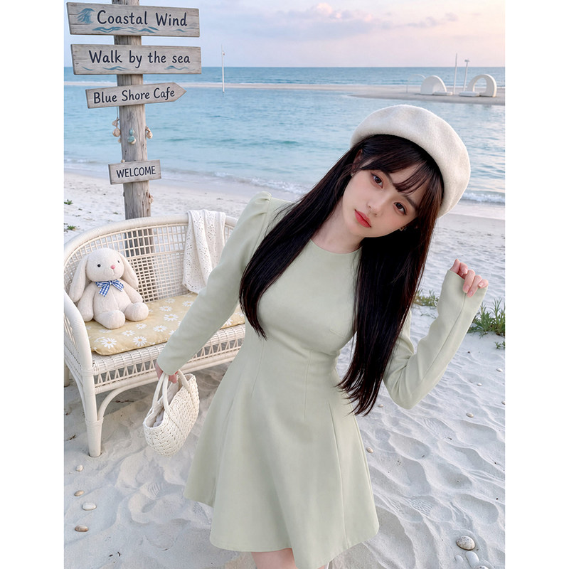 绿色长袖连衣裙子女早春秋法式高级感小个子收腰显瘦气质礼服短裙