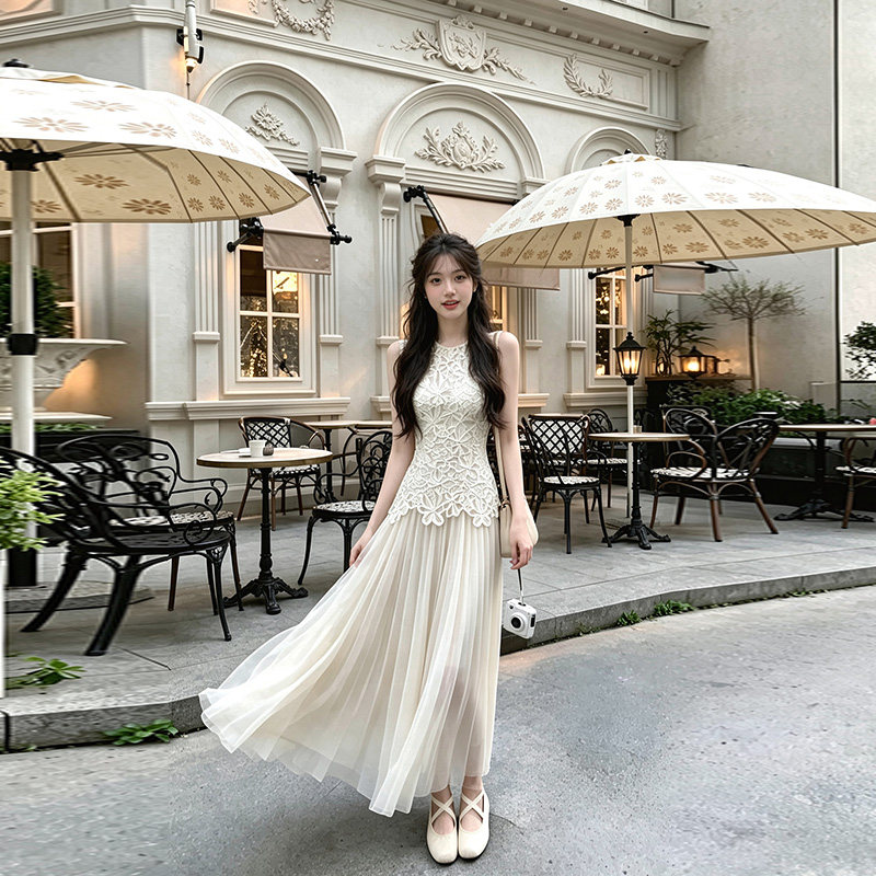 白色无袖连衣裙子女夏季法式2026新款气质高级感收腰显瘦礼服长裙