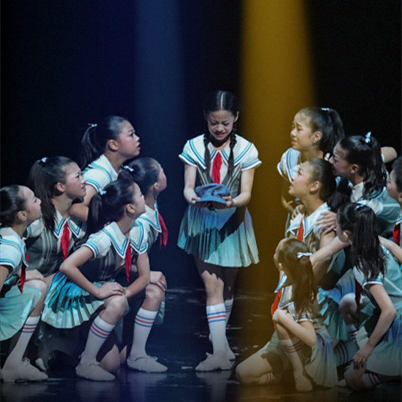 小荷风采演出服你们告诉我舞蹈服儿童红领巾合唱服红色主题表演服