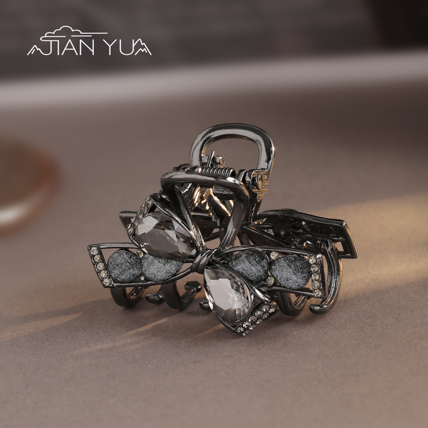 精致高级感琉璃水晶抓夹