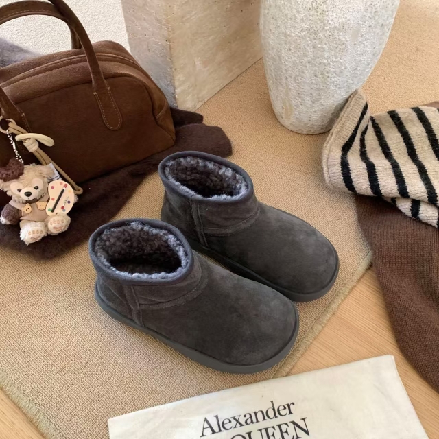 艾模儿2025秋冬新款女鞋加绒加厚厚底增高加绒时尚潮流雪地靴保暖