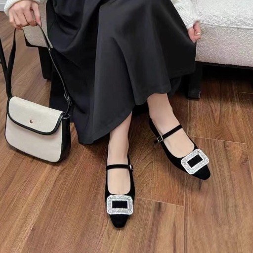 艾模儿25冬法式加绒水钻玛丽珍鞋女黑色尖头内增高一字扣单鞋女鞋