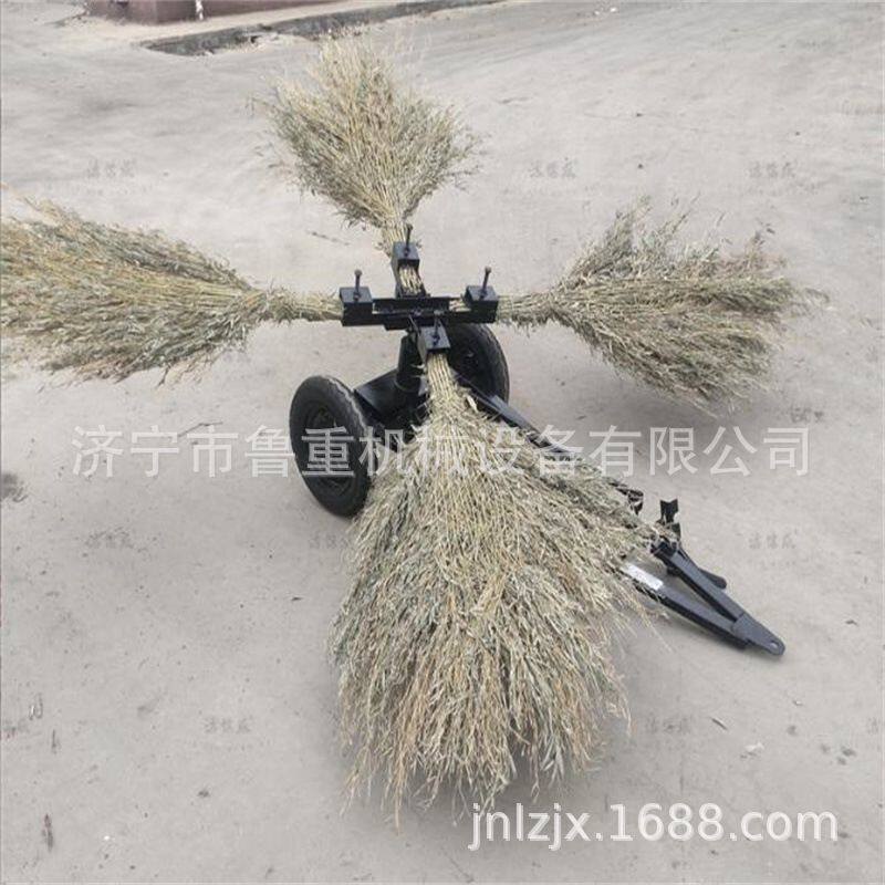 扫把扫地车 三轮车牵引式绑扫把扫地车厂家 4把扫把扫路机认购金
