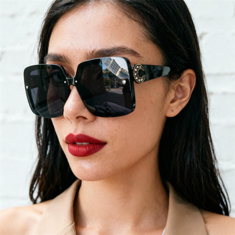 时尚方形女士偏光太阳镜黑色墨镜女款大红色棕框防紫外线显瘦遮脸