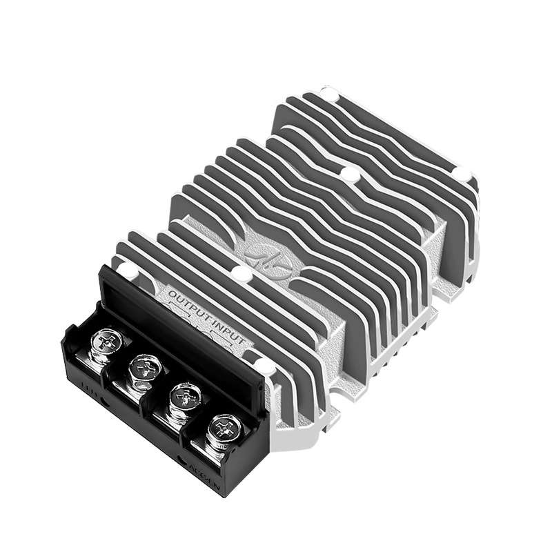 9-40V转28V直流转换器稳压器28V转28V5A10A15A20A30A自动升降压器