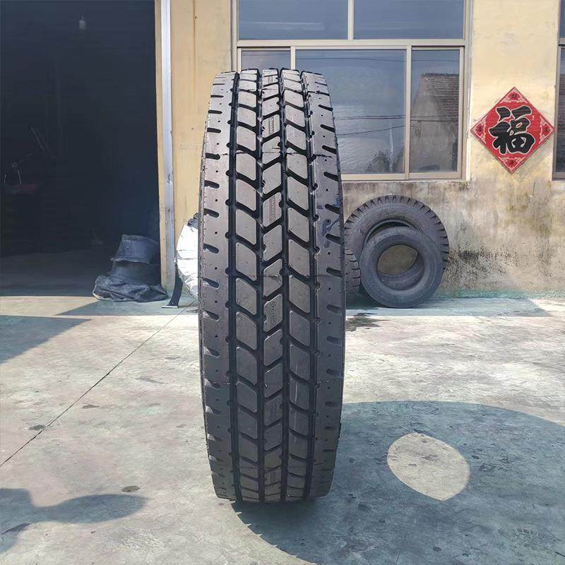 385/95R25轮胎1400R25中联三一起重机吊车真空全钢丝工程机械轮胎