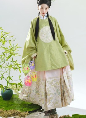 无贰集不休春 明制圆领大襟袄喜鹊竹圆补柳绿 织金马面裙春汉服