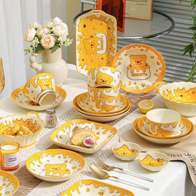 卡通可爱黄釉小黄熊陶瓷餐具盘子碗碟套装家用米饭碗菜盘鱼盘