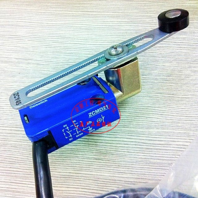 【原装正品】施耐德Telemecanique 限位开关XCMD2145L1（ZCMD21）
