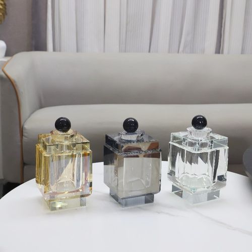 现代轻奢水晶香薰瓶卧室梳妆台扩香器摆件样板间客厅酒店家居装饰
