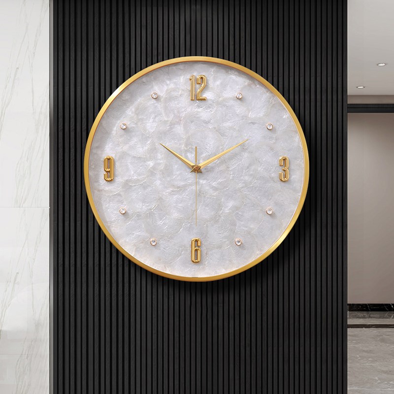 现代简约圆形挂钟家用客厅创意装饰壁钟极简静音石英钟网红表挂墙