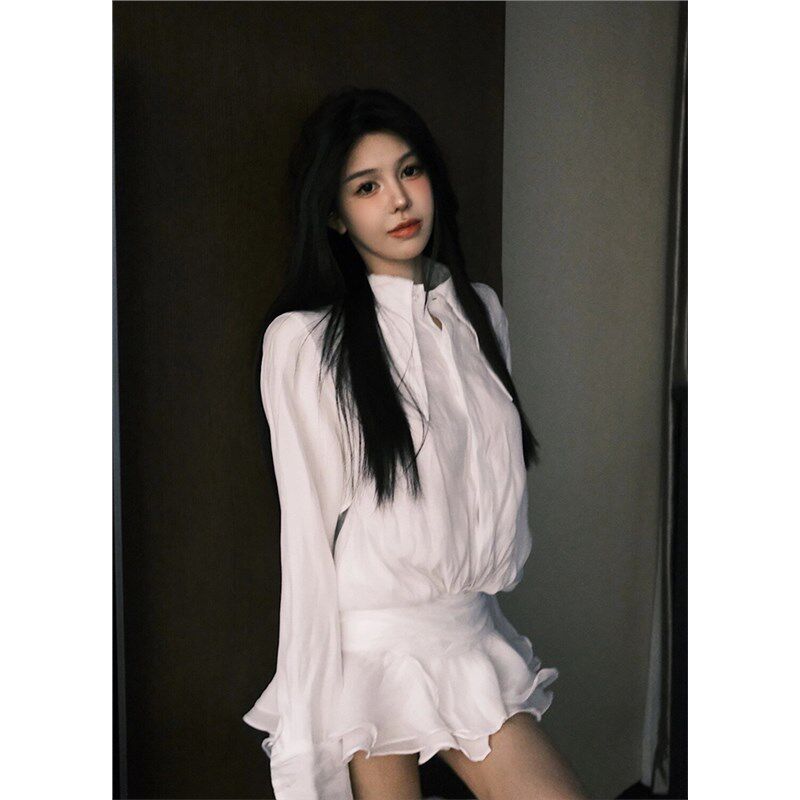 白色衬衫连衣裙女秋冬新款性感浪漫V领气质修身显瘦荷叶边短裙子