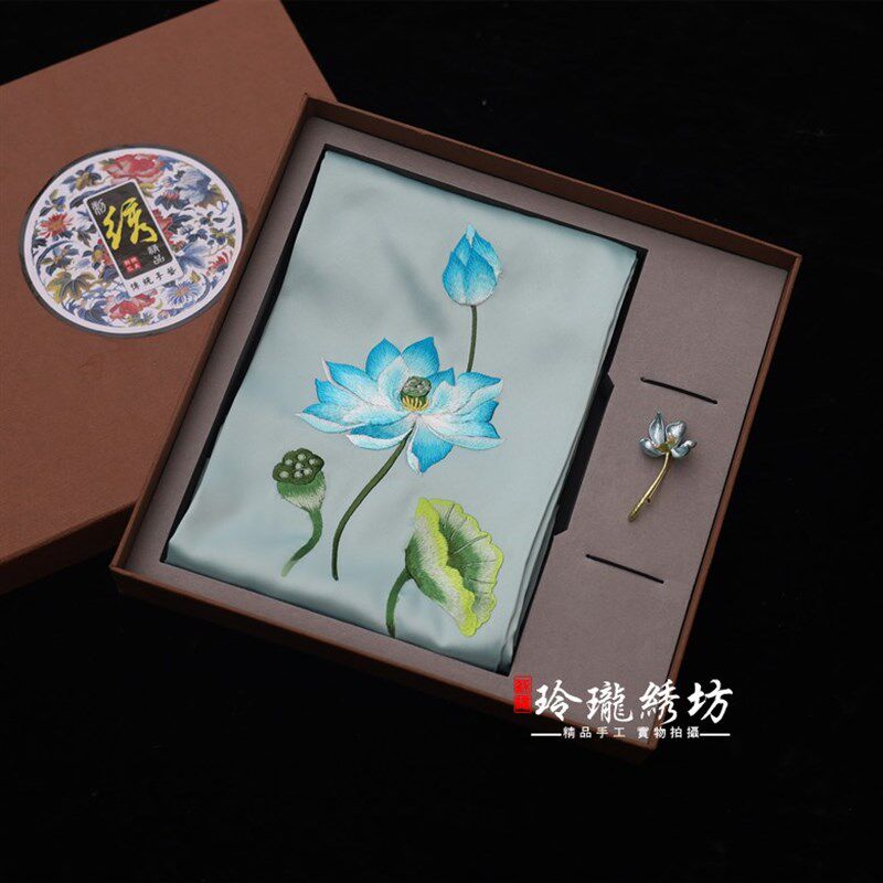 苏绣真丝围巾蚕丝披肩苏州特色国风胸针礼盒套装商务纪念品送老外