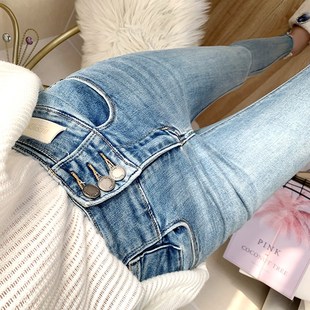 春 女高腰显腿长九分小脚裤 秒变腿精 ju显瘦浅蓝色排扣收腹牛仔裤