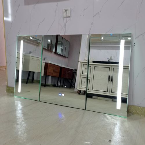 卫生间智能镜柜门触摸屏开关LED灯光智能卫浴除雾镜柜门扇