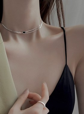 黑色方牌项链2024年新款女项链女高级设计感小众锁骨链颈链