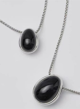 简约高级感项链小众设计锁骨链黑色吊坠毛衣链轻奢蛋形银色项链