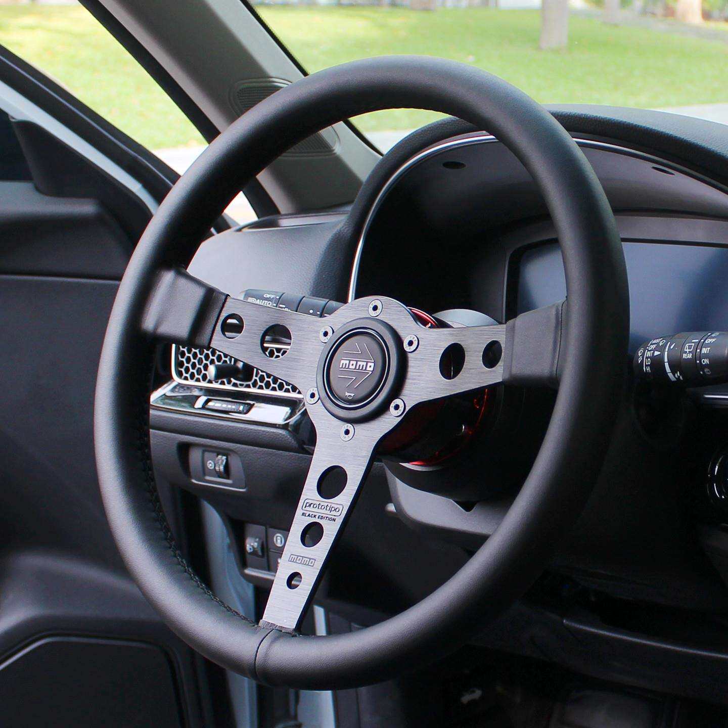 汽车14寸竞技赛车方向盘P5通用飞度思域蓝瑟雨燕改装运动钛盘