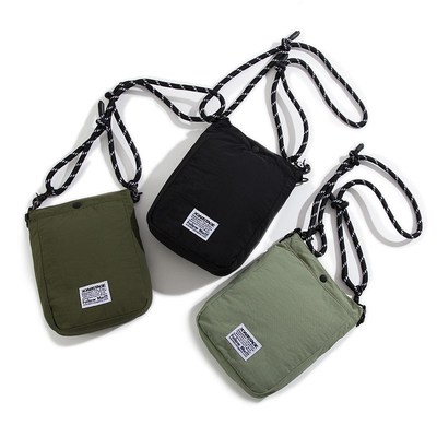 日系时尚斜挎包男女休q闲山系小挎包工装街头潮流百搭单肩包手机