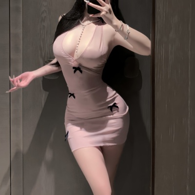 纯欲蝴蝶结性感吊带包臀裙