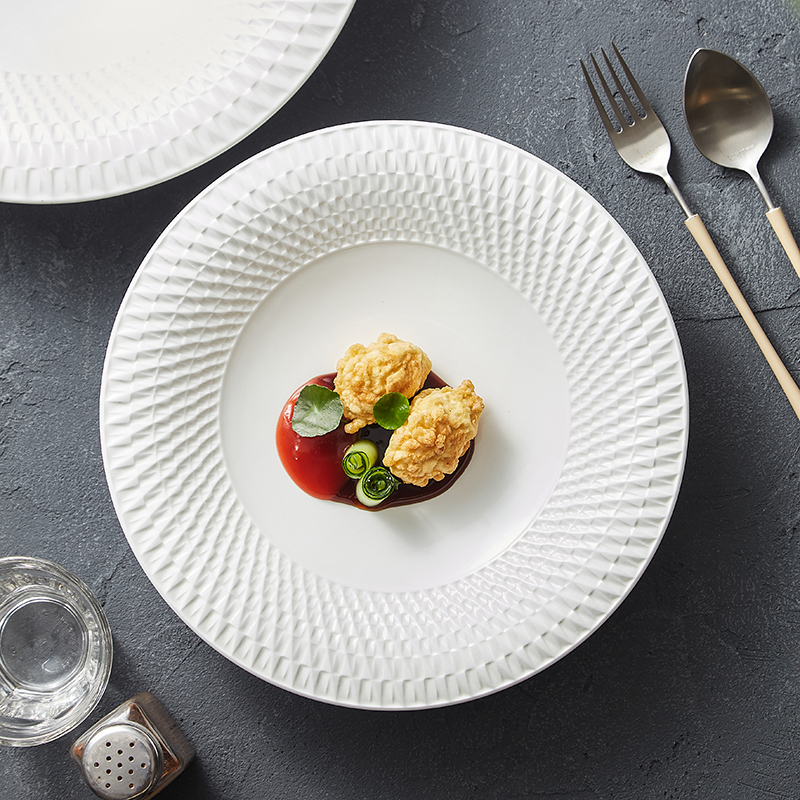 高级感白瓷盘子餐厅仪式感