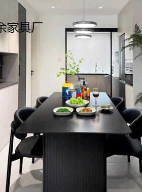 现代型轻奢黑色岩板餐桌椅餐TPY桌组家合意式用户饭桌长方形小简