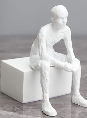 北欧人物坐姿树脂雕塑摆件样板房家居玄关客厅桌面思考装饰品摆件