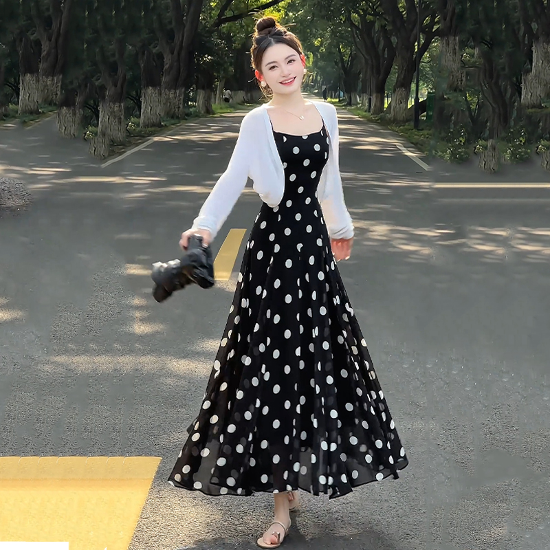 黑色吊带连衣裙套装女夏季2025新款冰丝防晒衫长款波点裙子两件套