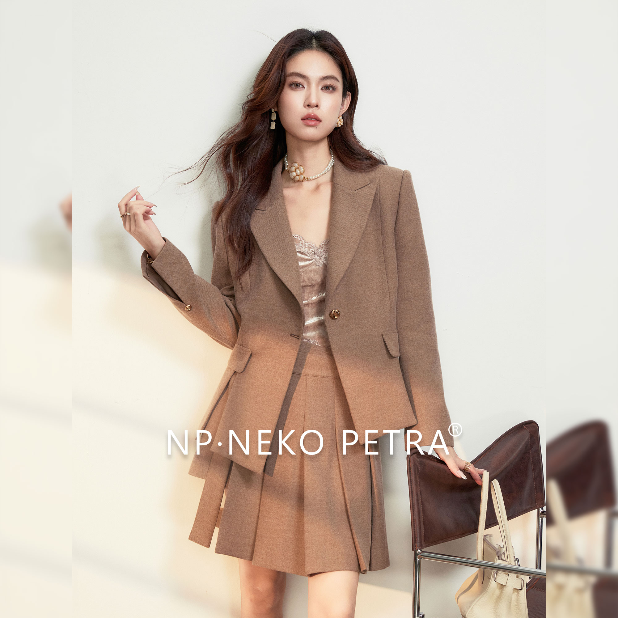 Neko Petra高级感收腰驼色羊毛西装套装女秋冬不规则系带百褶裙裤