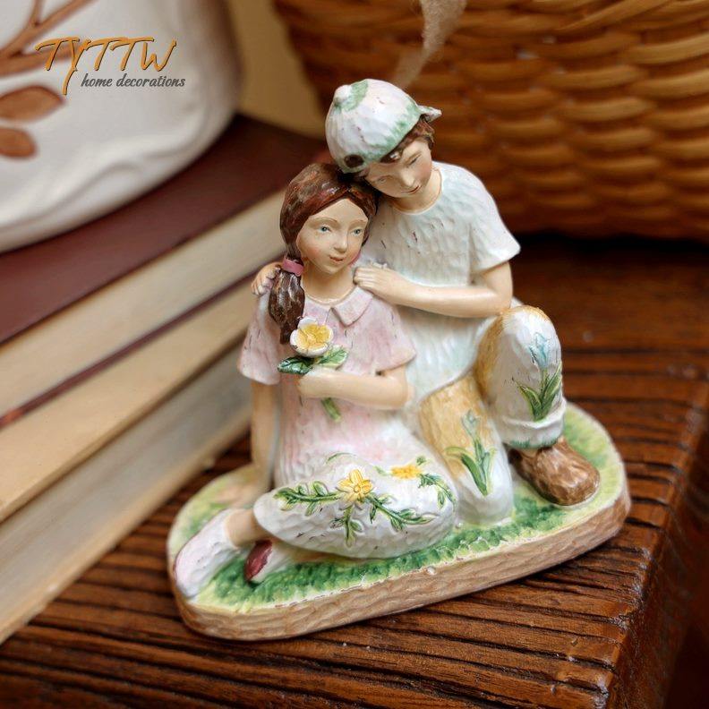 春天的色彩美式乡村相拥情侣情人节送礼物电视柜餐厅家居装饰摆件