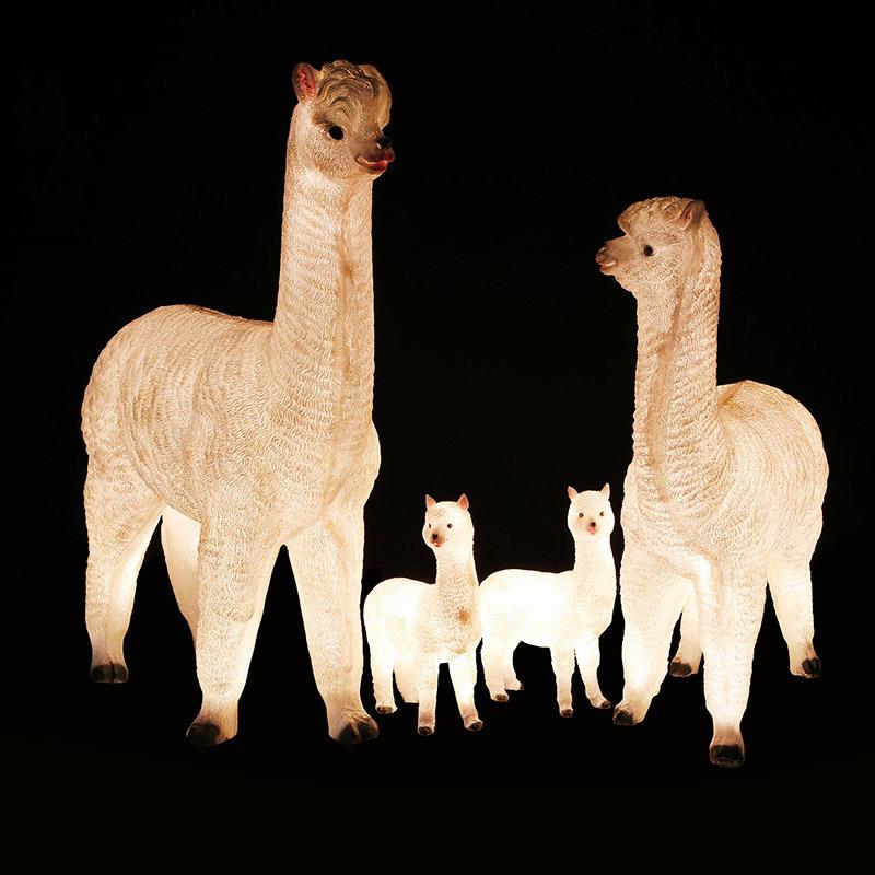 户外大型仿真发光玻璃钢雕塑羊驼动物摆件古镇美陈装饰品景观亮化