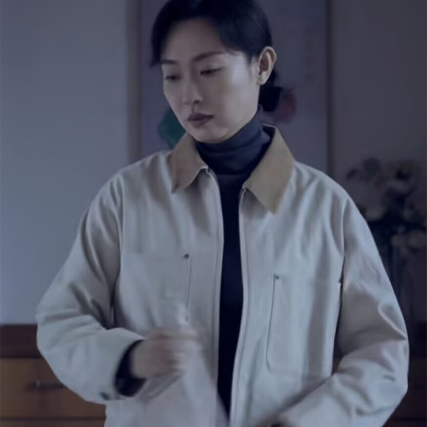 王佳佳舞台同款米杏色拼色上衣