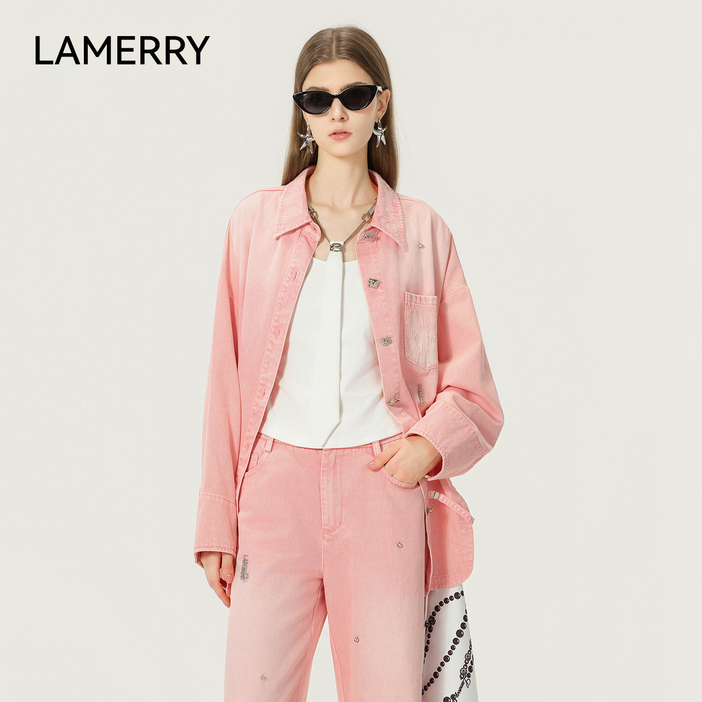 LAMERRY/朗美睿低饱和度粉纯棉经典洗水牛仔衬衫女长袖带钻26春夏
