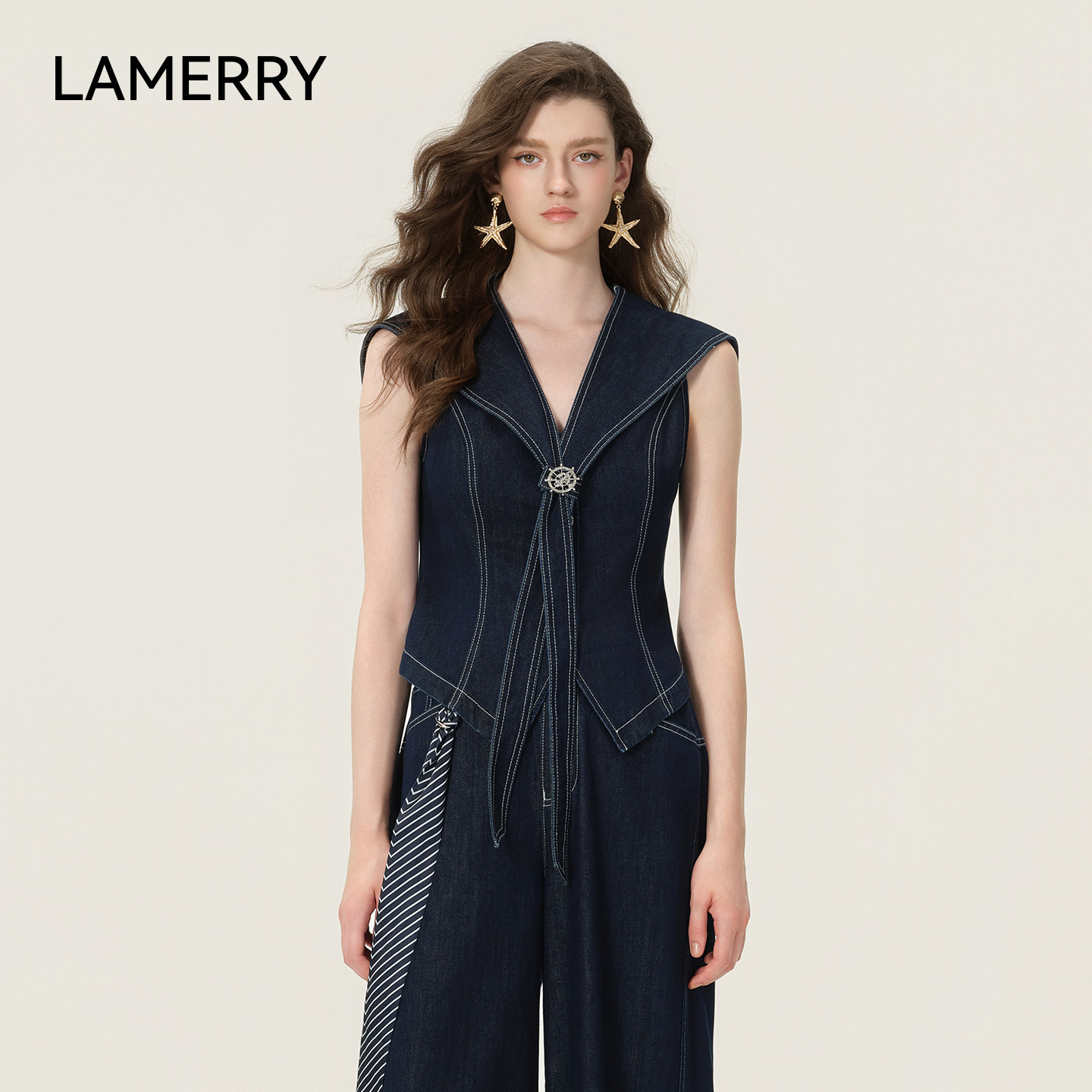 LAMERRY/朗美睿26夏牛仔蓝牛仔上衣无袖胸针女大翻领收腰法式优雅