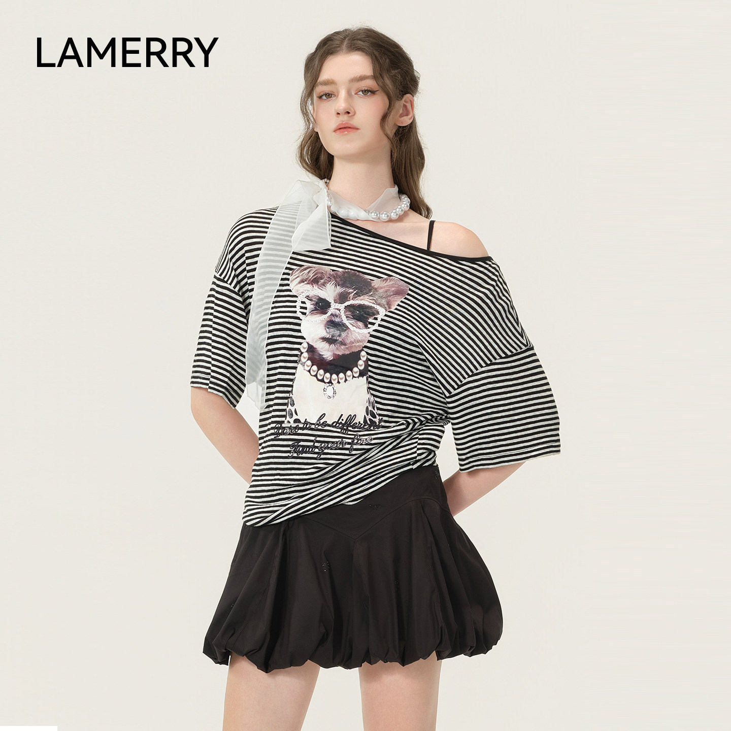 LAMERRY/朗美睿26夏黑白条T恤不对称露肩宽松廓形贴布绣小狗甜酷