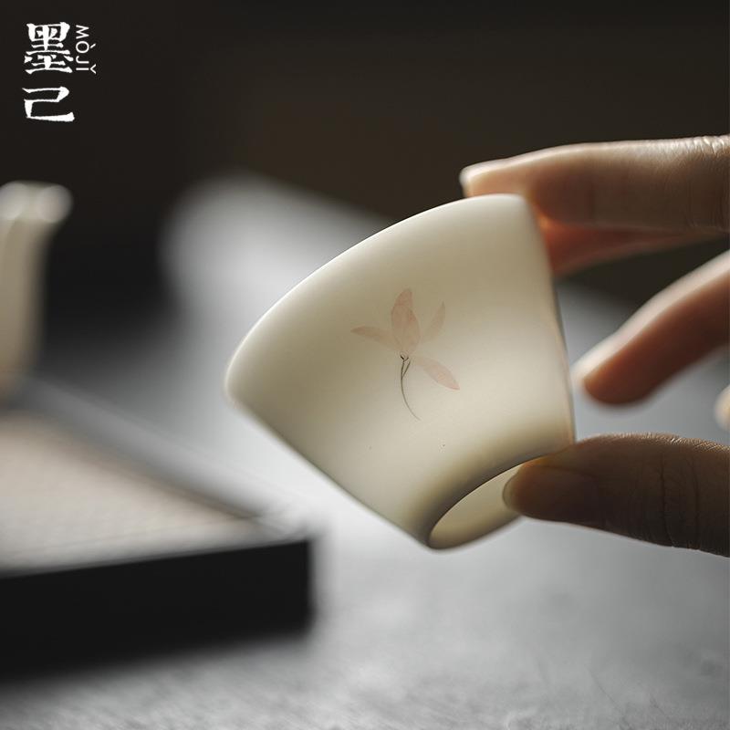 墨己手绘粉色秋水兰花品茗杯功夫茶具陶瓷釉下彩兰花家用茶杯单杯