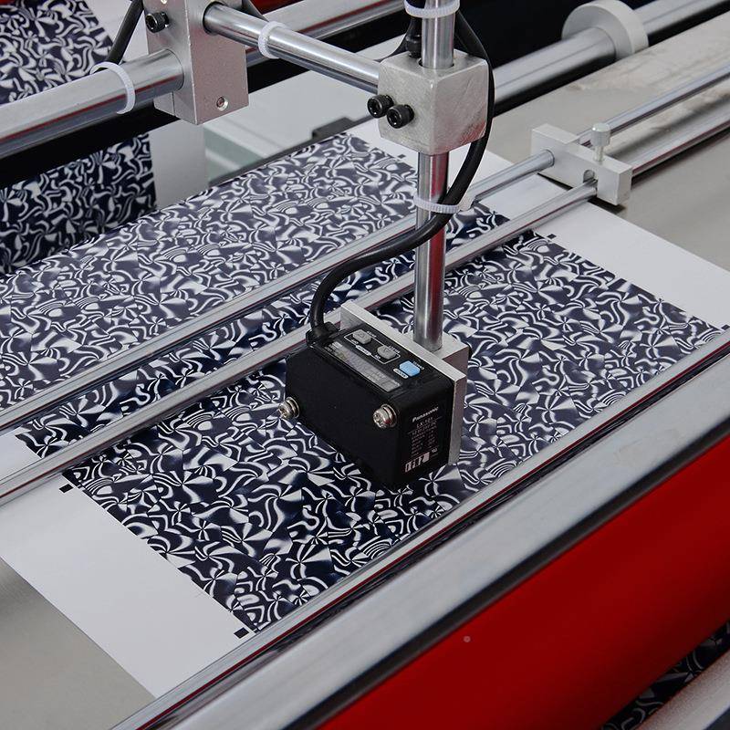 pt薄膜CXY-1000片塑料膜断切机VC印刷膜切膜机pe标签e膜标P签纸裁