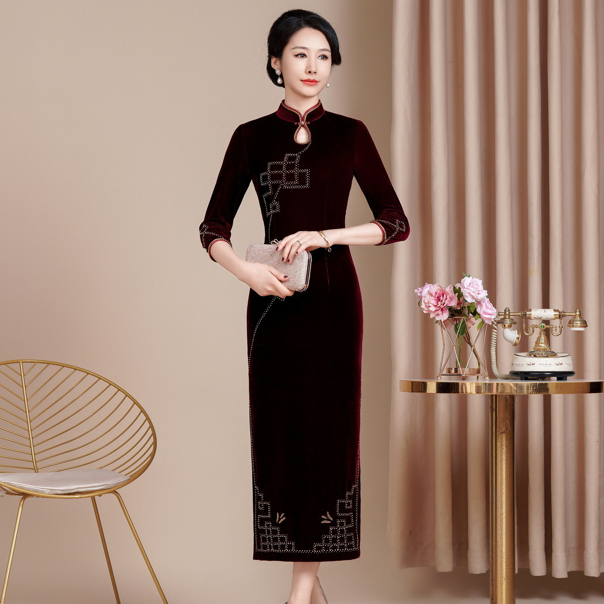 2025秋冬新款修身改良丝绒旗袍高级感喜婆婆喜妈妈敬酒服长款礼服